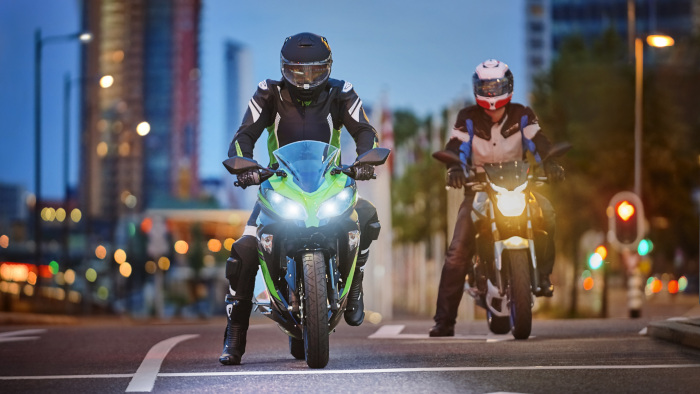 مصابيح أمامية